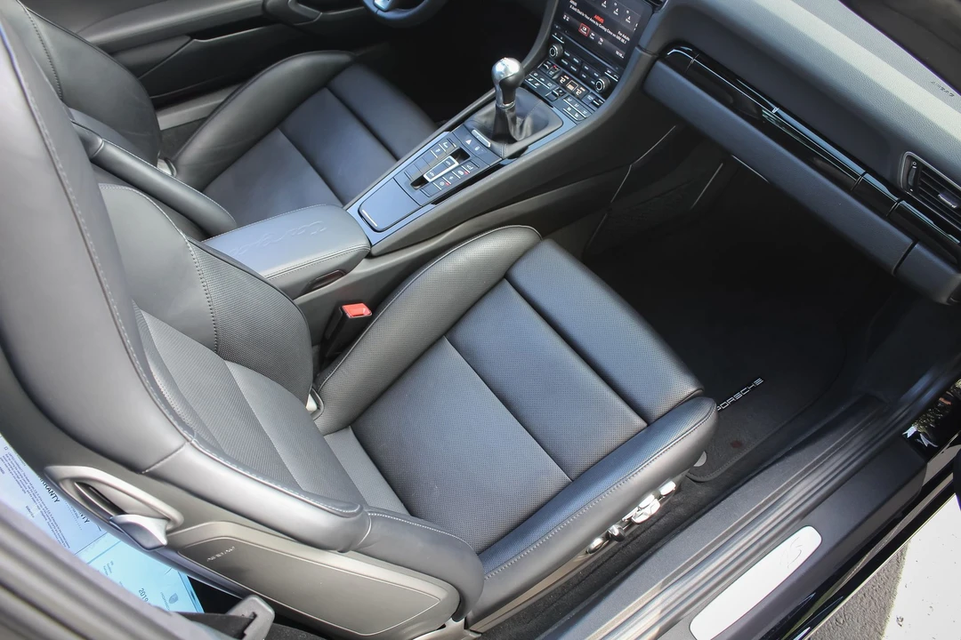 2019 Porsche 991 Targa 4 & 4S - Image 16 of 19