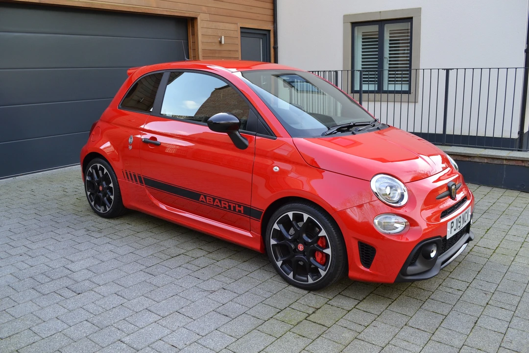 2019 Fiat Abarth 500 - Image 2 of 2