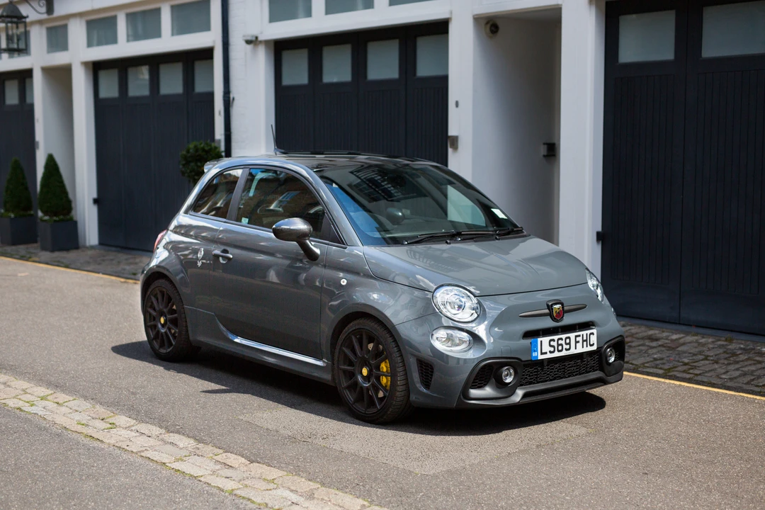 2019 Fiat Abarth 500 - Image 4 of 31