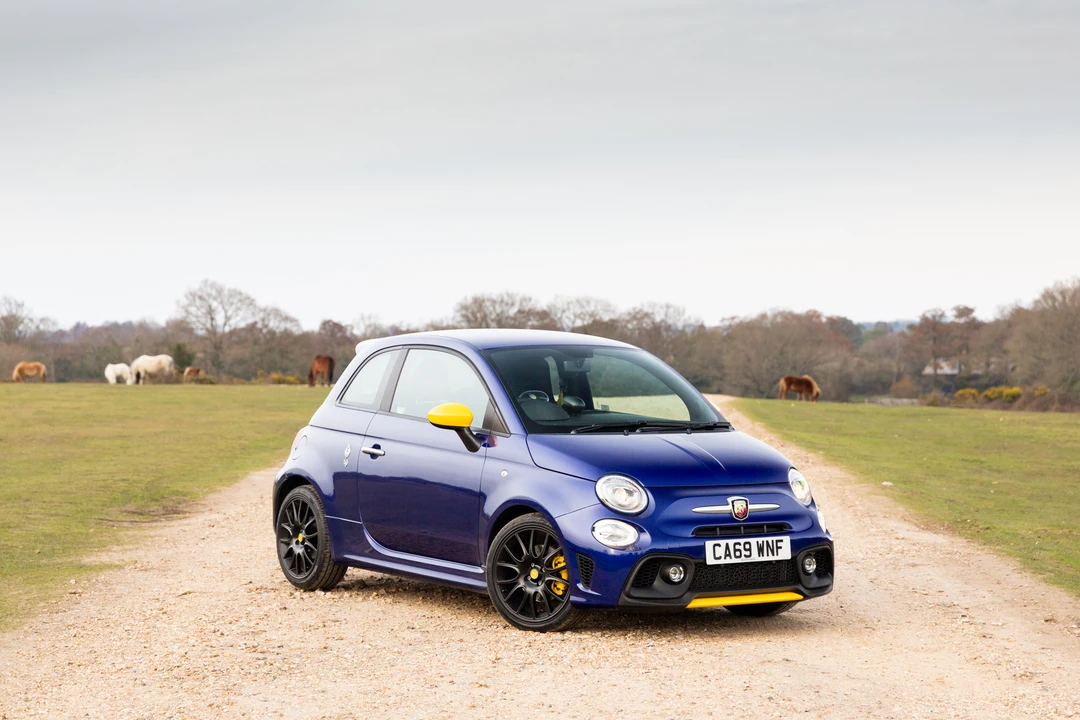 2019 Fiat Abarth 500 - Image 3 of 31
