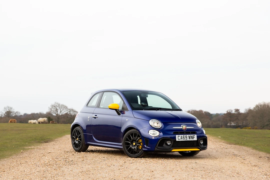 2019 Fiat Abarth 500 - Image 4 of 31
