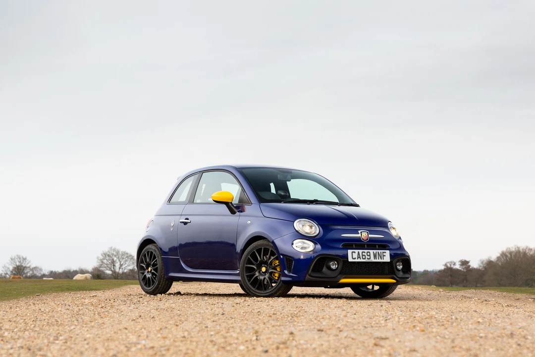 2019 Fiat Abarth 500 - Image 5 of 31