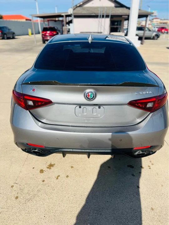 2019 Alfa Romeo Giulia - Image 5 of 7