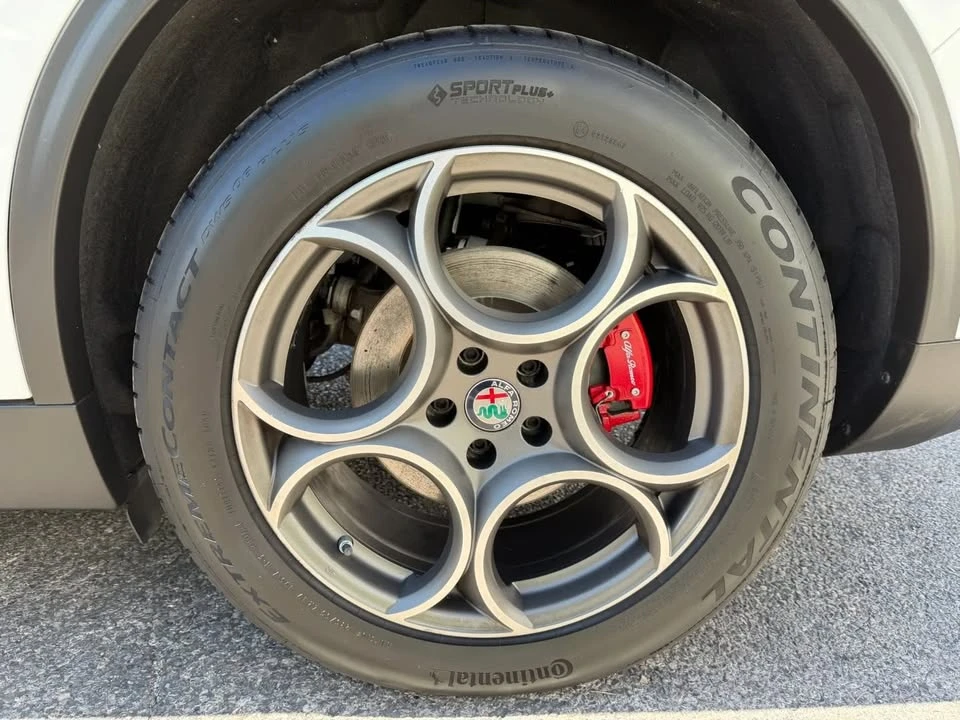 2019 Alfa Romeo Stelvio - Image 14 of 20