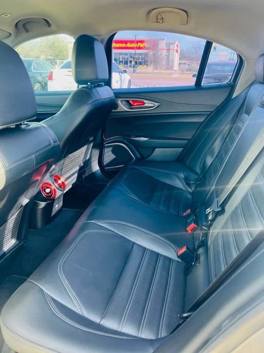 2019 Alfa Romeo Giulia - Image 7 of 7