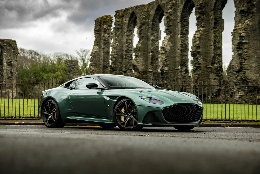 2019 Aston Martin DBS Superleggera - Image 4 of 31