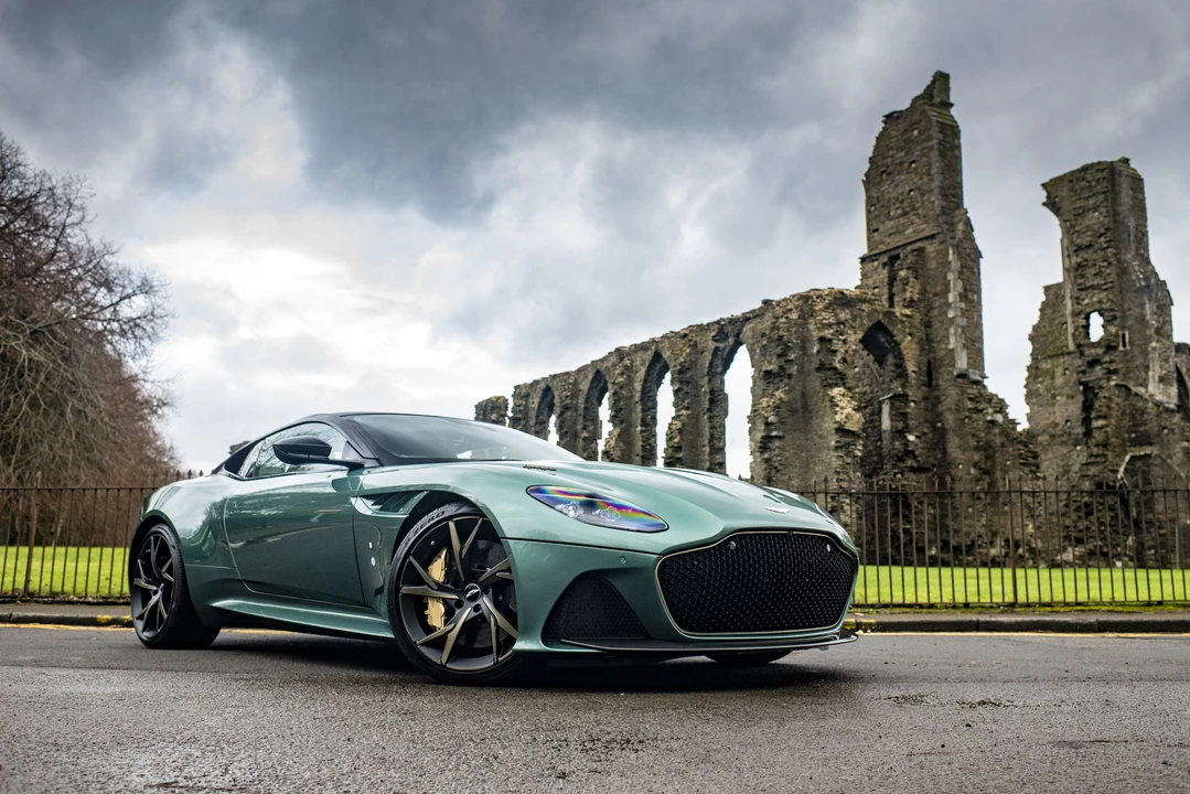 2019 Aston Martin DBS Superleggera - Image 8 of 31