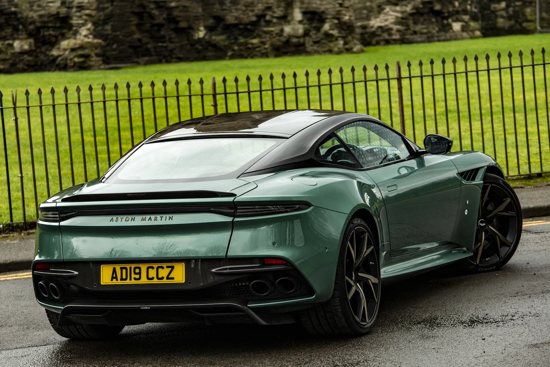 2019 Aston Martin DBS Superleggera - Image 12 of 31