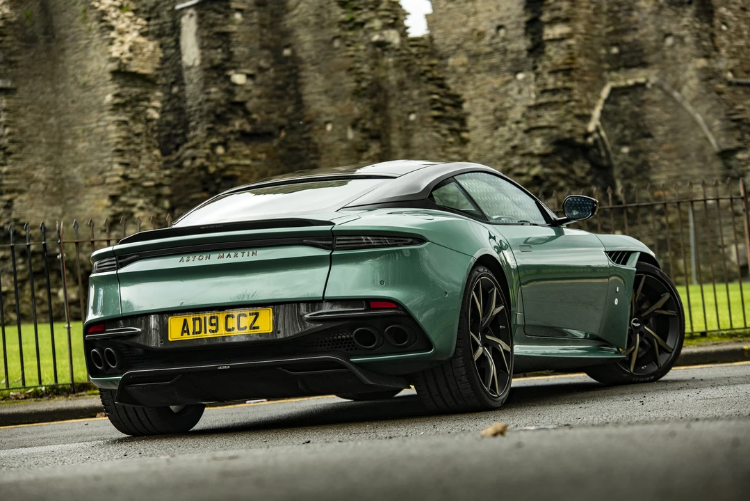 2019 Aston Martin DBS Superleggera - Image 13 of 31
