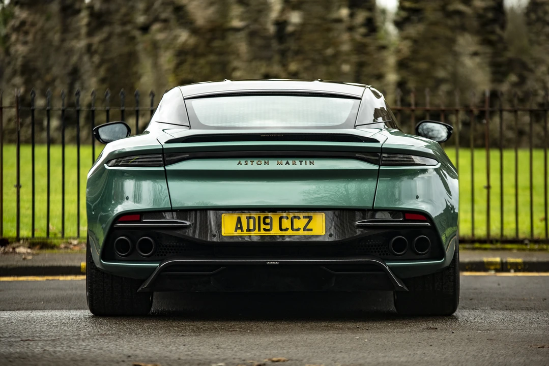 2019 Aston Martin DBS Superleggera - Image 14 of 31