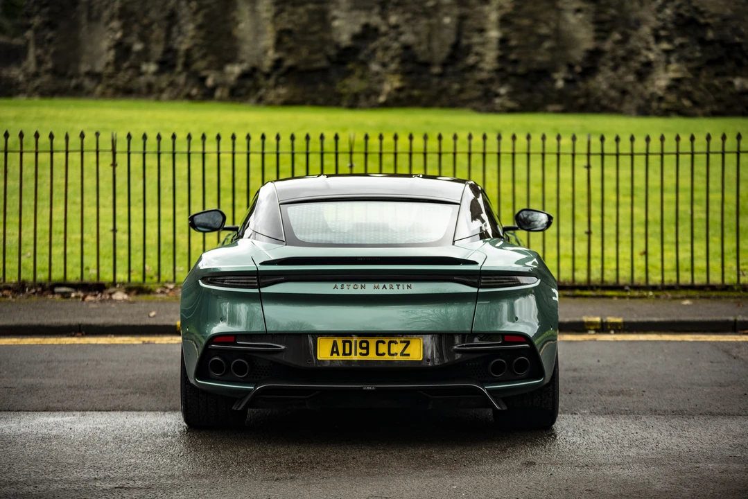 2019 Aston Martin DBS Superleggera - Image 15 of 31