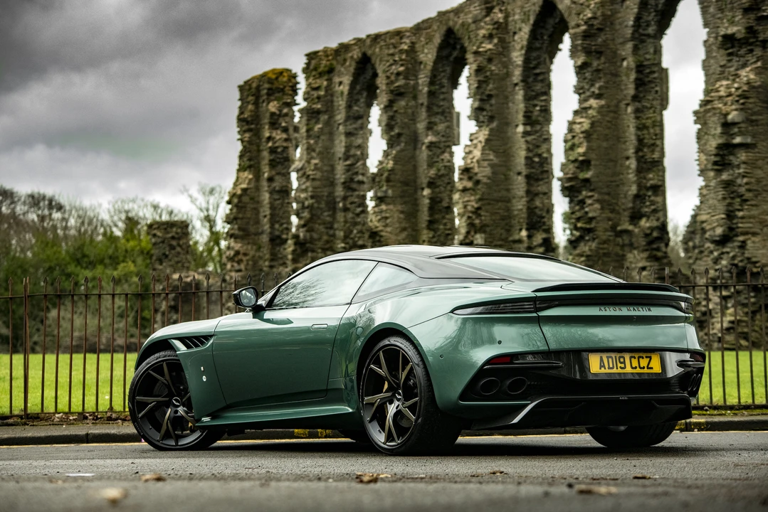 2019 Aston Martin DBS Superleggera - Image 19 of 31