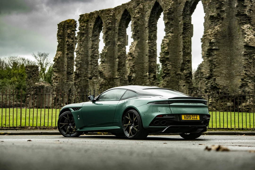 2019 Aston Martin DBS Superleggera - Image 22 of 31
