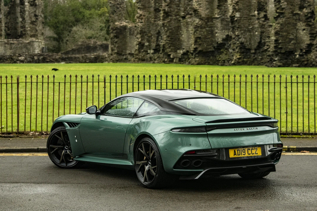 2019 Aston Martin DBS Superleggera - Image 23 of 31