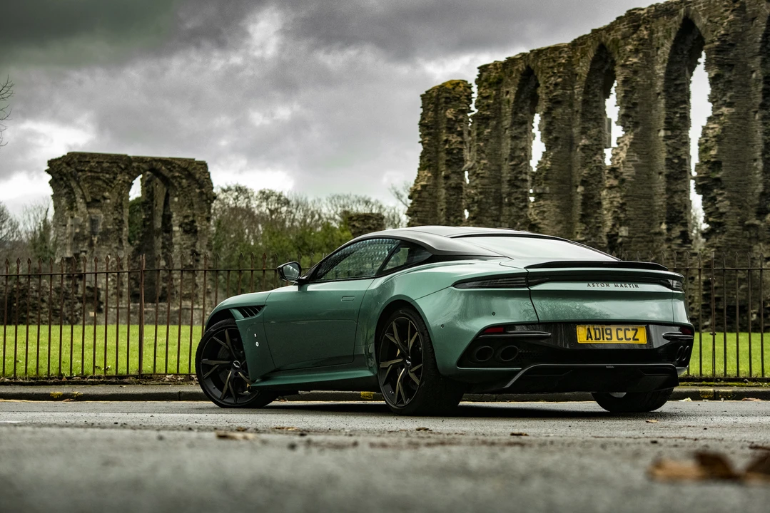 2019 Aston Martin DBS Superleggera - Image 24 of 31