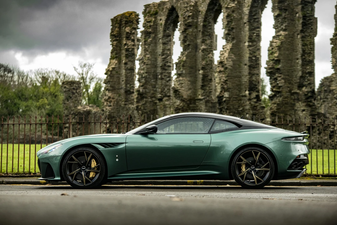 2019 Aston Martin DBS Superleggera - Image 25 of 31