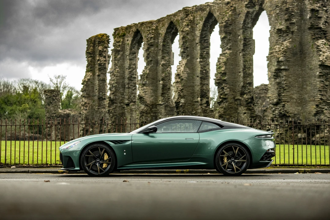 2019 Aston Martin DBS Superleggera - Image 26 of 31