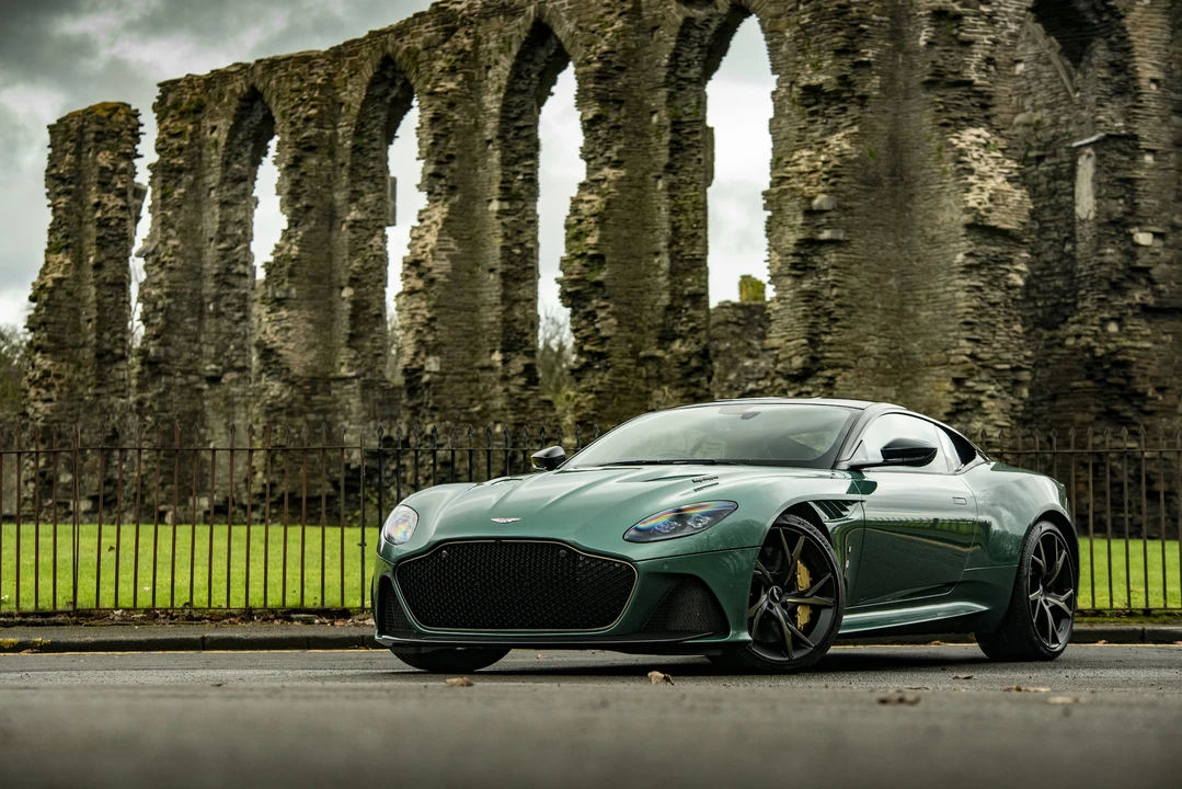2019 Aston Martin DBS Superleggera - Image 27 of 31
