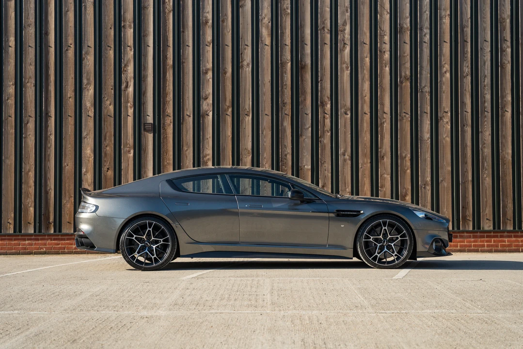 2019 Aston Martin Rapide - Image 17 of 31