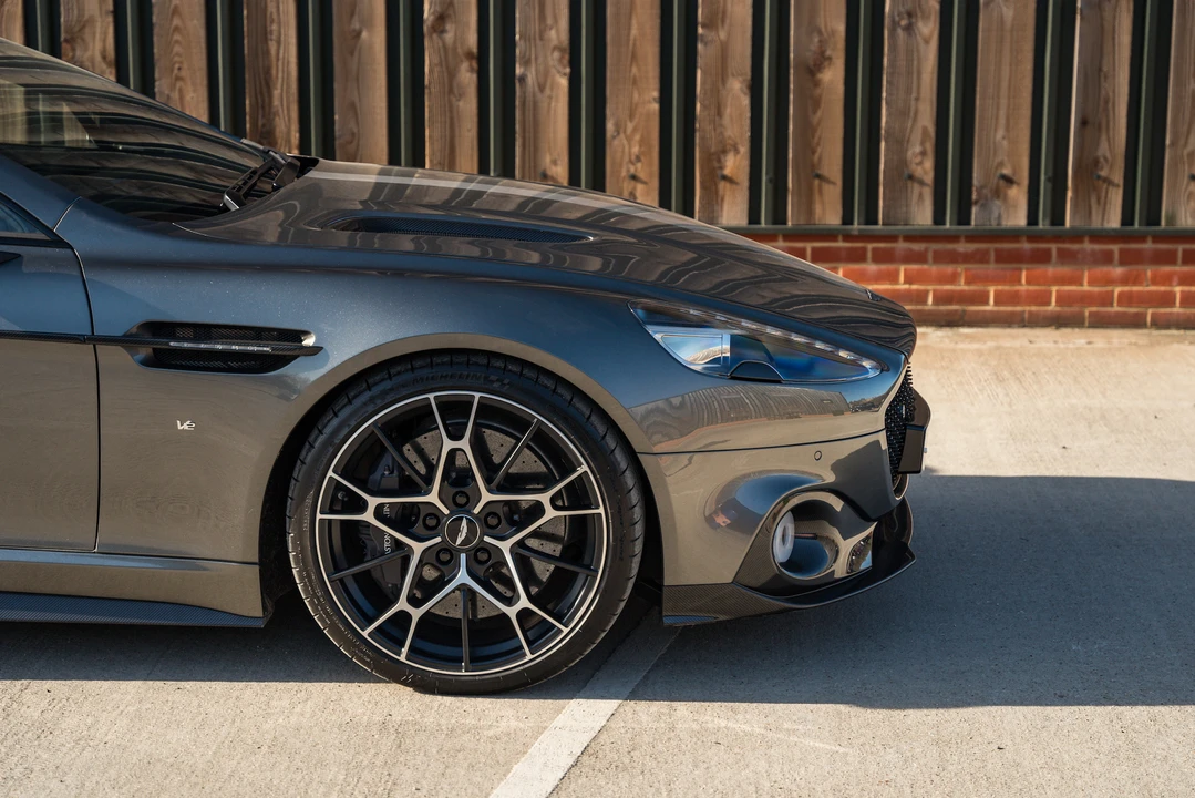 2019 Aston Martin Rapide - Image 19 of 31