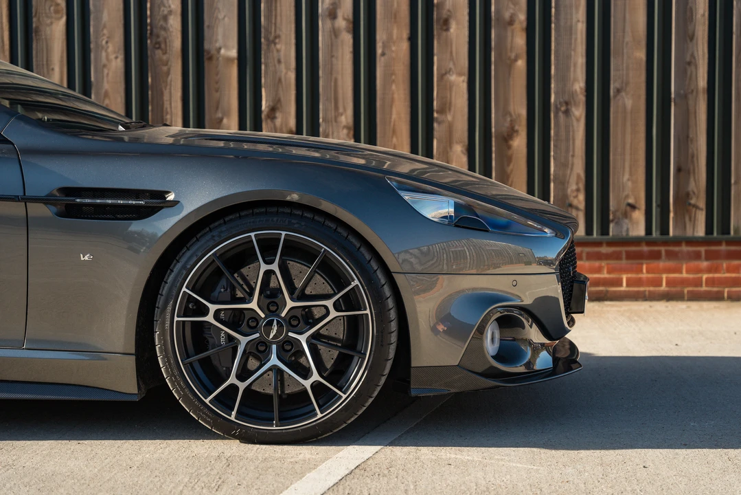 2019 Aston Martin Rapide - Image 20 of 31