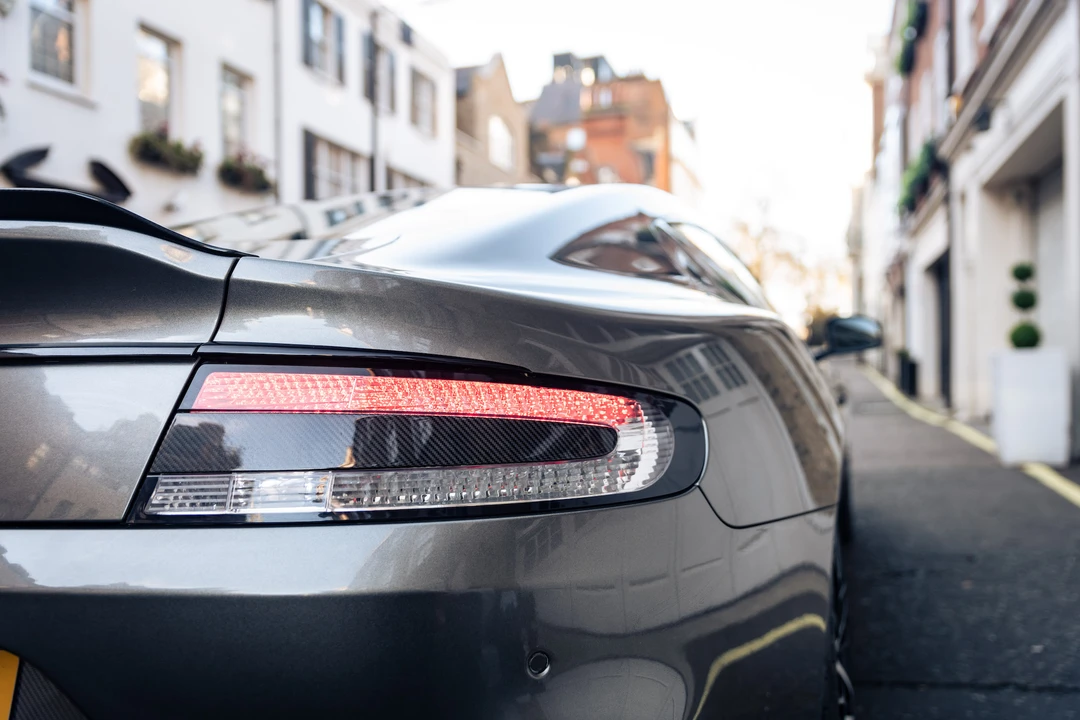 2019 Aston Martin Rapide - Image 11 of 31