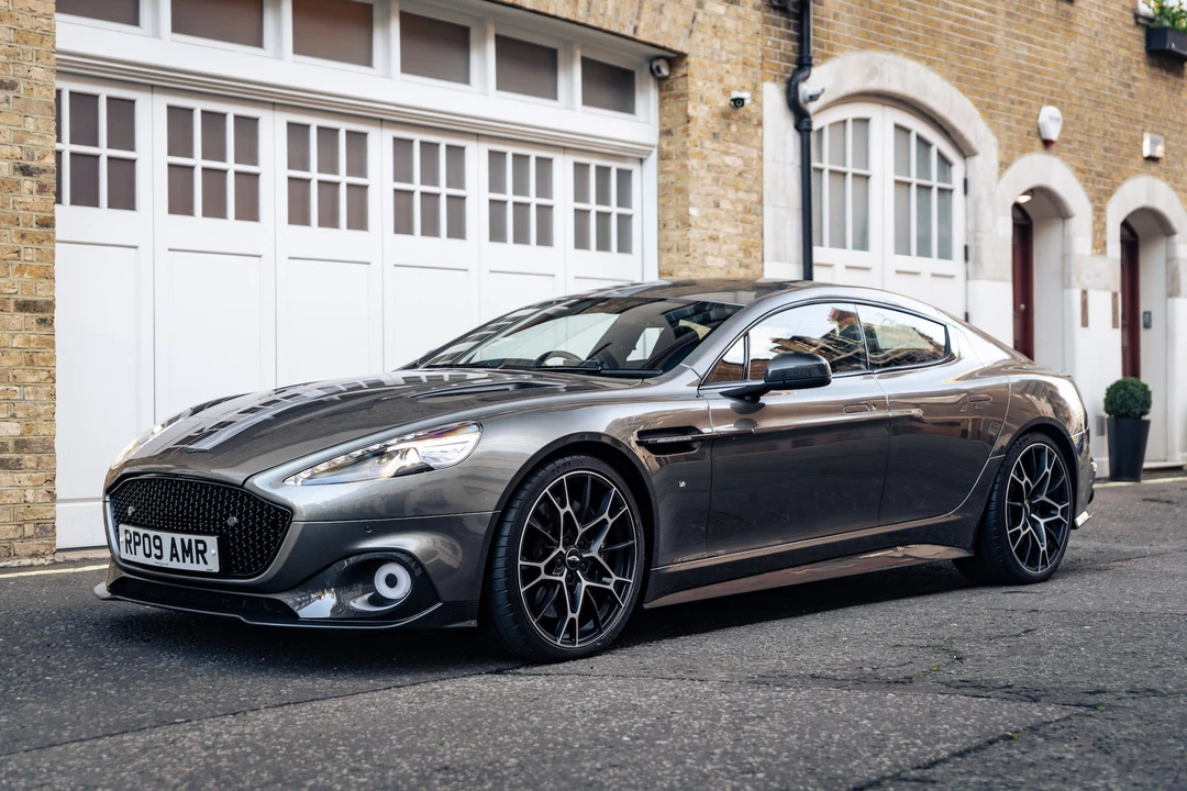 2019 Aston Martin Rapide - Image 2 of 31