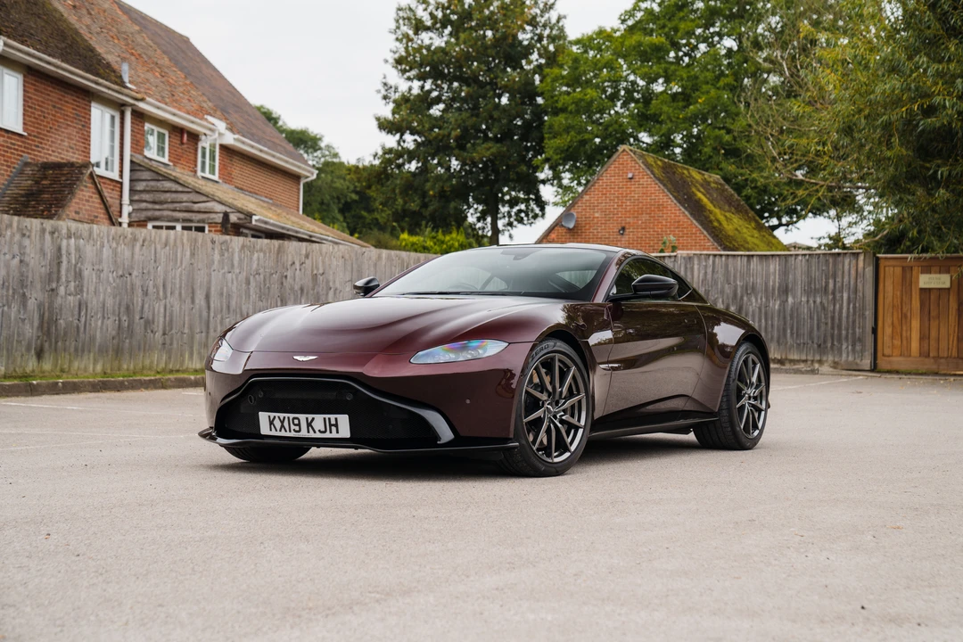 2019 Aston Martin V8 Vantage (2019+) - Image 3 of 31