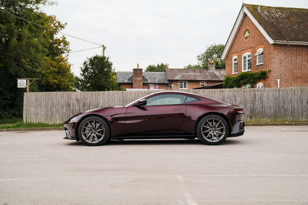 2019 Aston Martin V8 Vantage (2019+) - Image 9 of 31