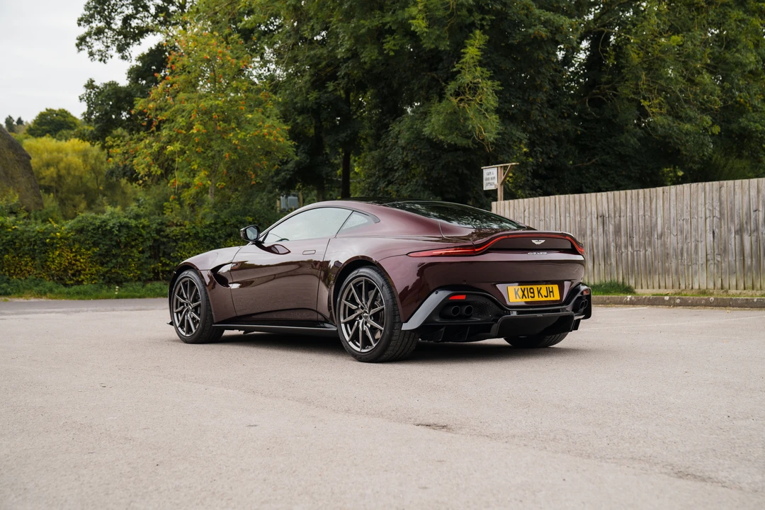 2019 Aston Martin V8 Vantage (2019+) - Image 14 of 31