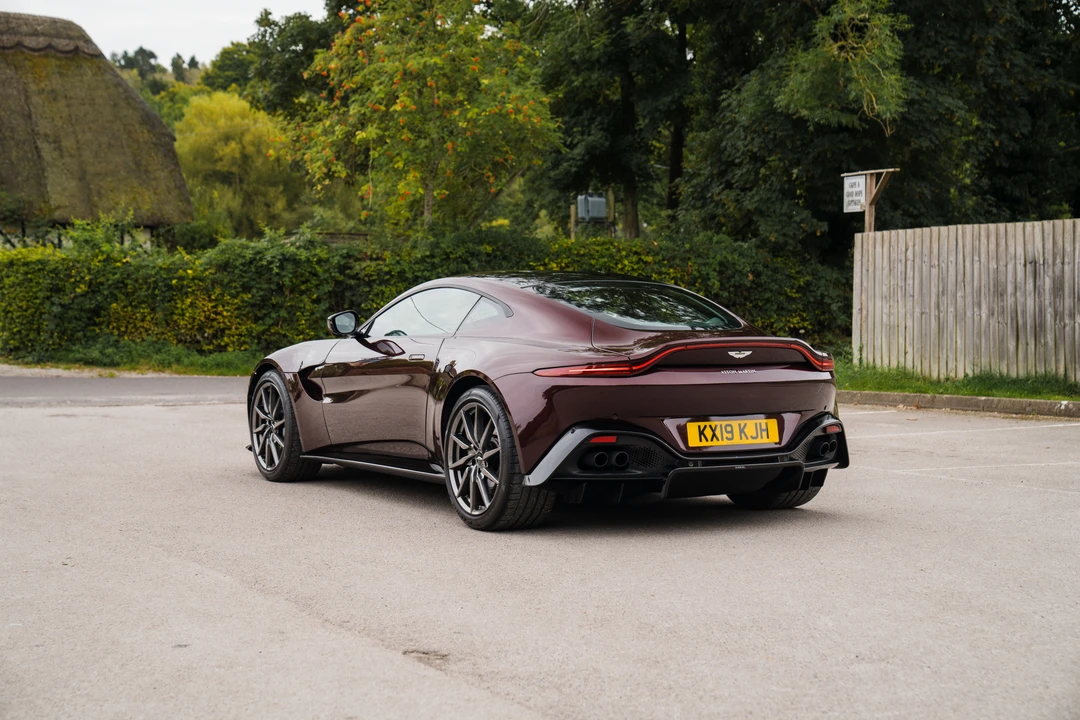 2019 Aston Martin V8 Vantage (2019+) - Image 8 of 31