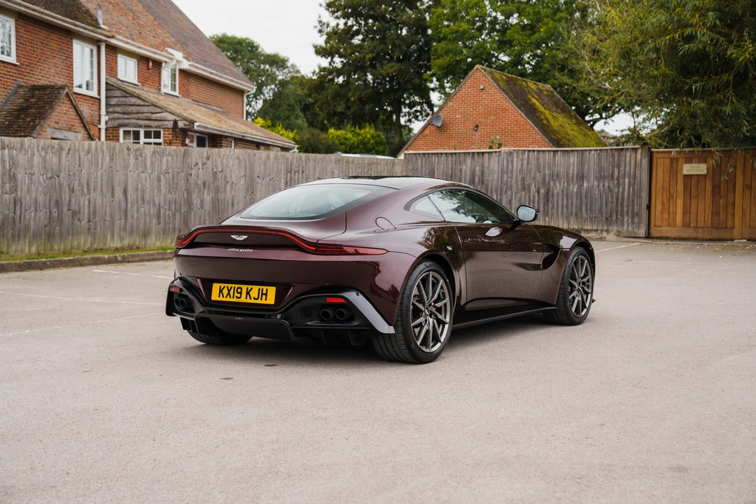 2019 Aston Martin V8 Vantage (2019+) - Image 6 of 31
