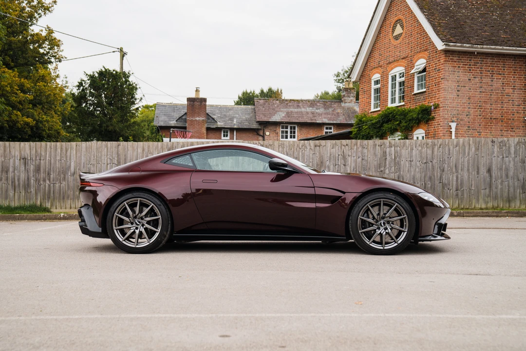 2019 Aston Martin V8 Vantage (2019+) - Image 5 of 31