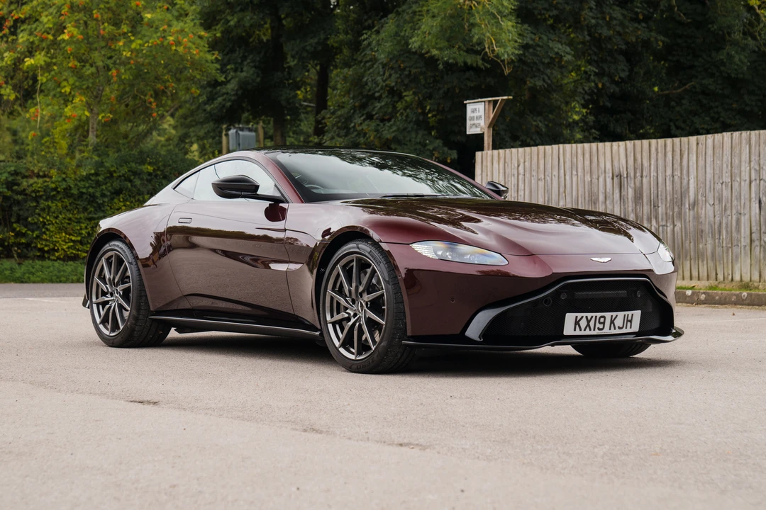 2019 Aston Martin V8 Vantage (2019+) - Image 2 of 31