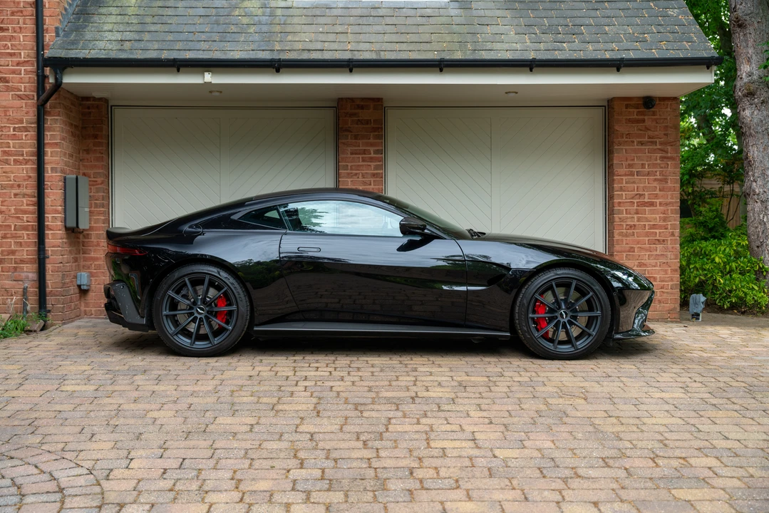 2019 Aston Martin V8 Vantage (2019+) - Image 5 of 31
