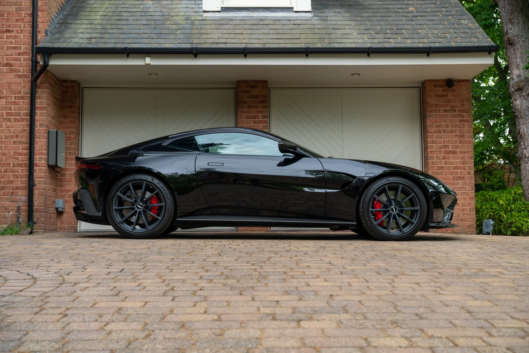 2019 Aston Martin V8 Vantage (2019+) - Image 13 of 31