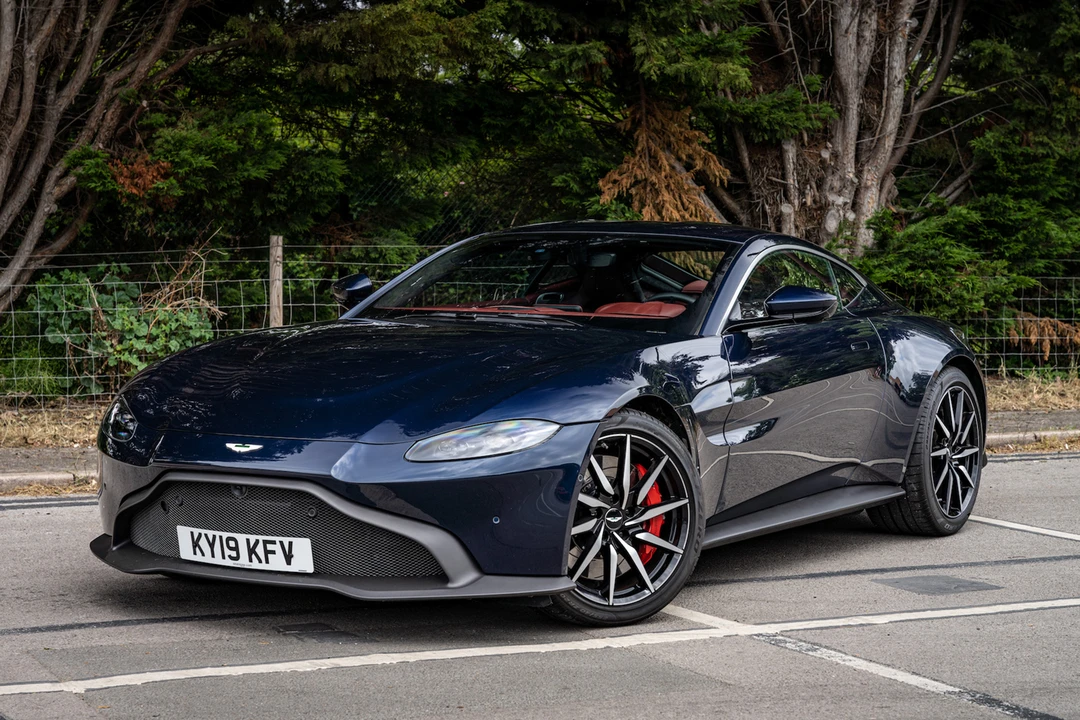 2019 Aston Martin V8 Vantage (2019+) - Image 2 of 31