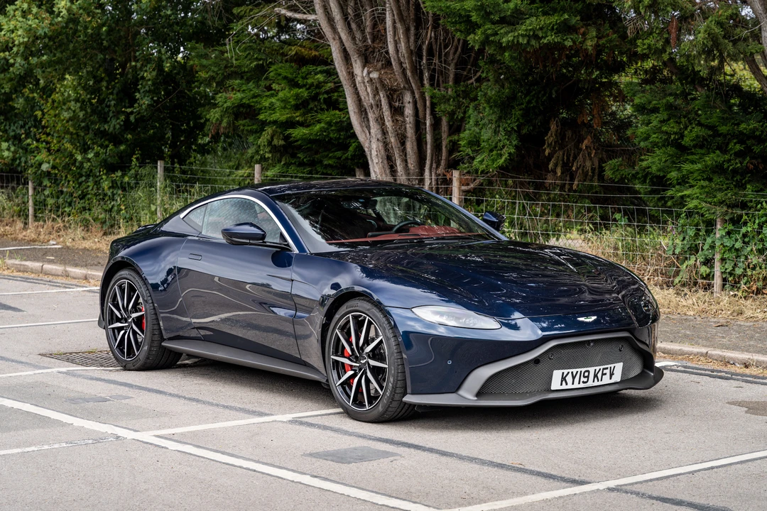 2019 Aston Martin V8 Vantage (2019+) - Image 8 of 31