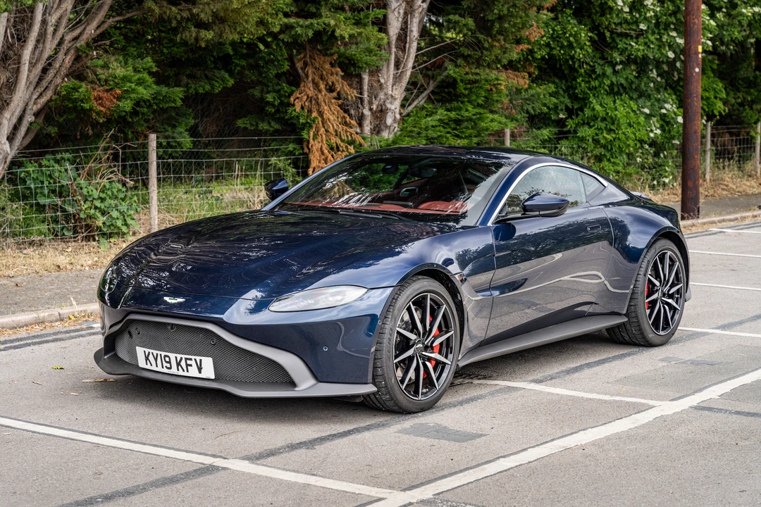 2019 Aston Martin V8 Vantage (2019+) - Image 12 of 31
