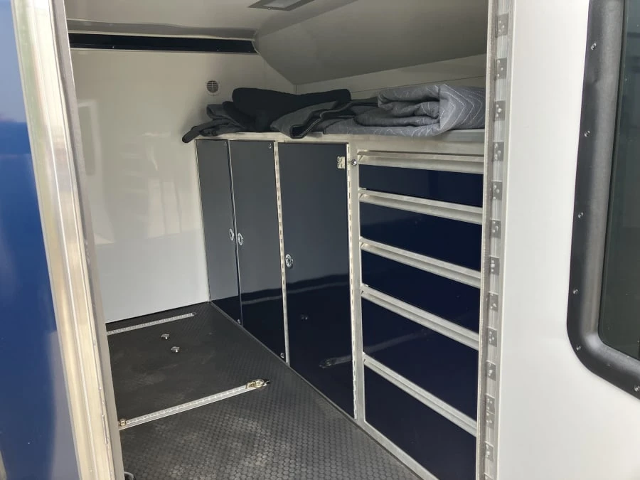 2019 - Image 10 of 13