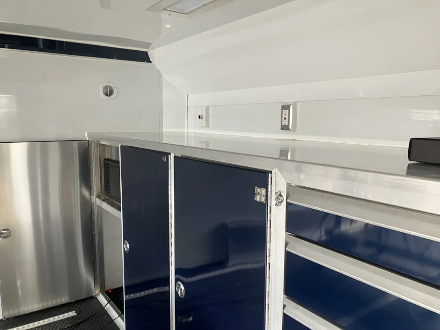2019 - Image 8 of 13