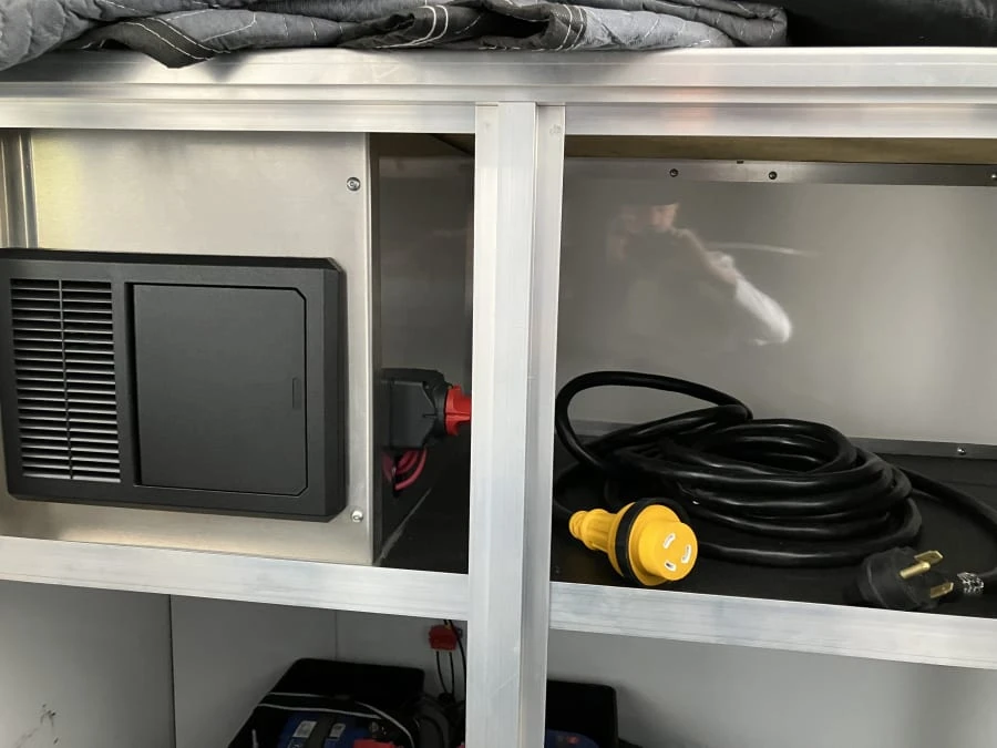 2019 - Image 13 of 13
