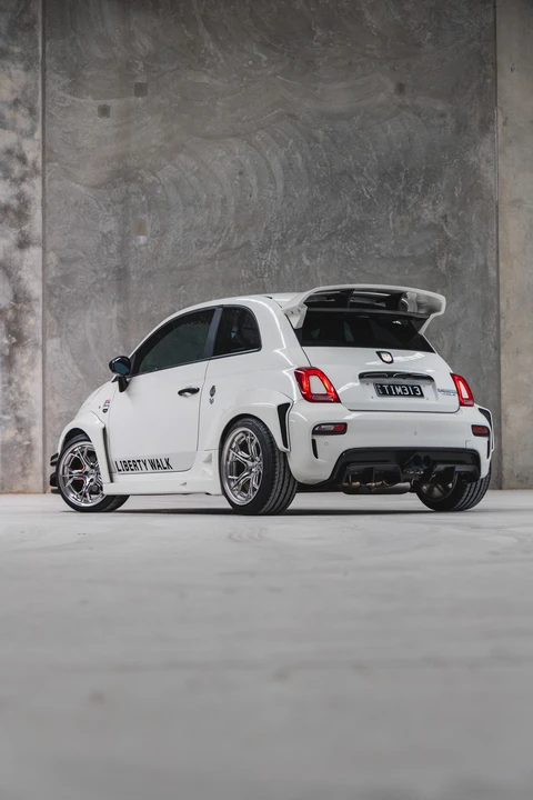 2019 Abarth - Image 28 of 31