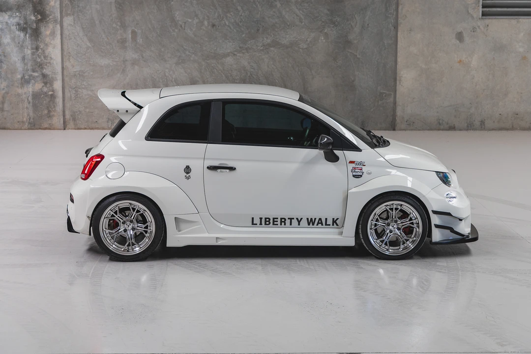 2019 Abarth - Image 24 of 31