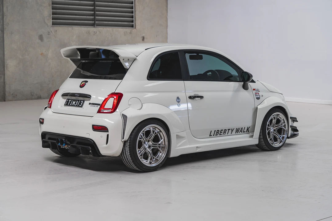 2019 Abarth - Image 7 of 31