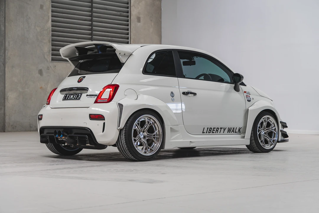 2019 Abarth - Image 15 of 31