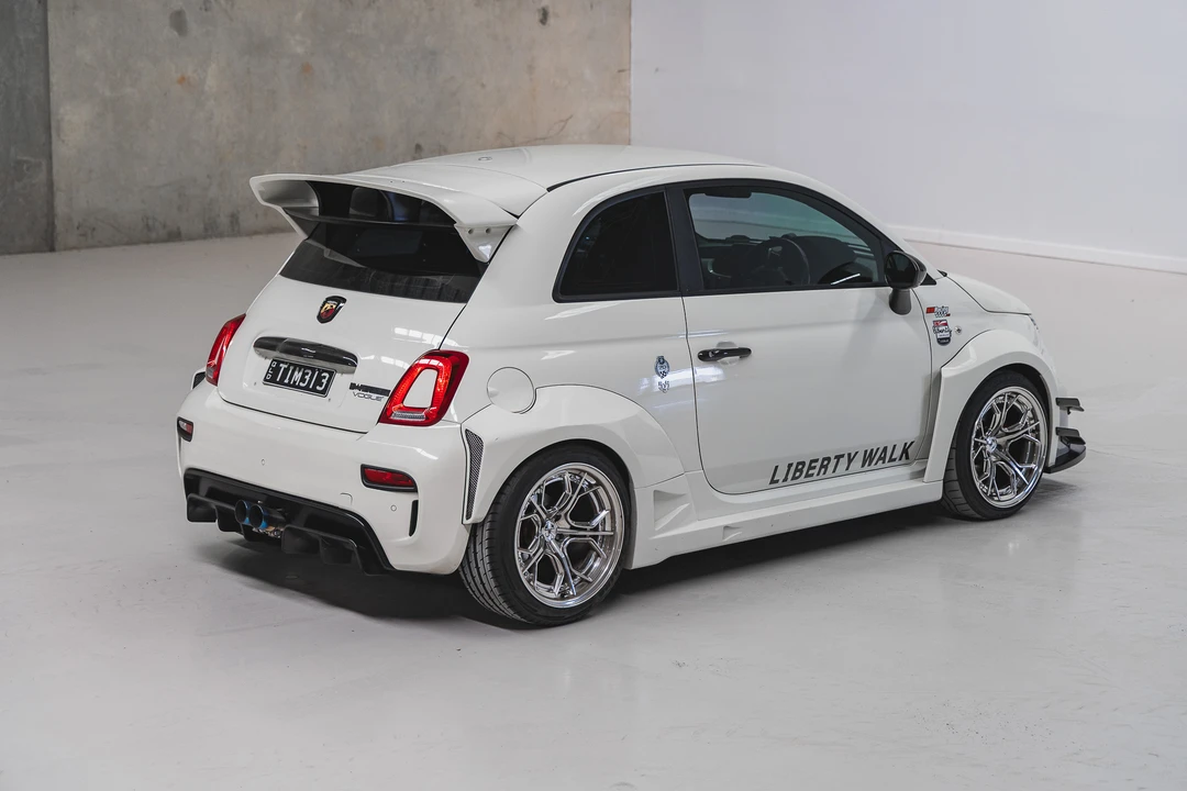 2019 Abarth - Image 23 of 31