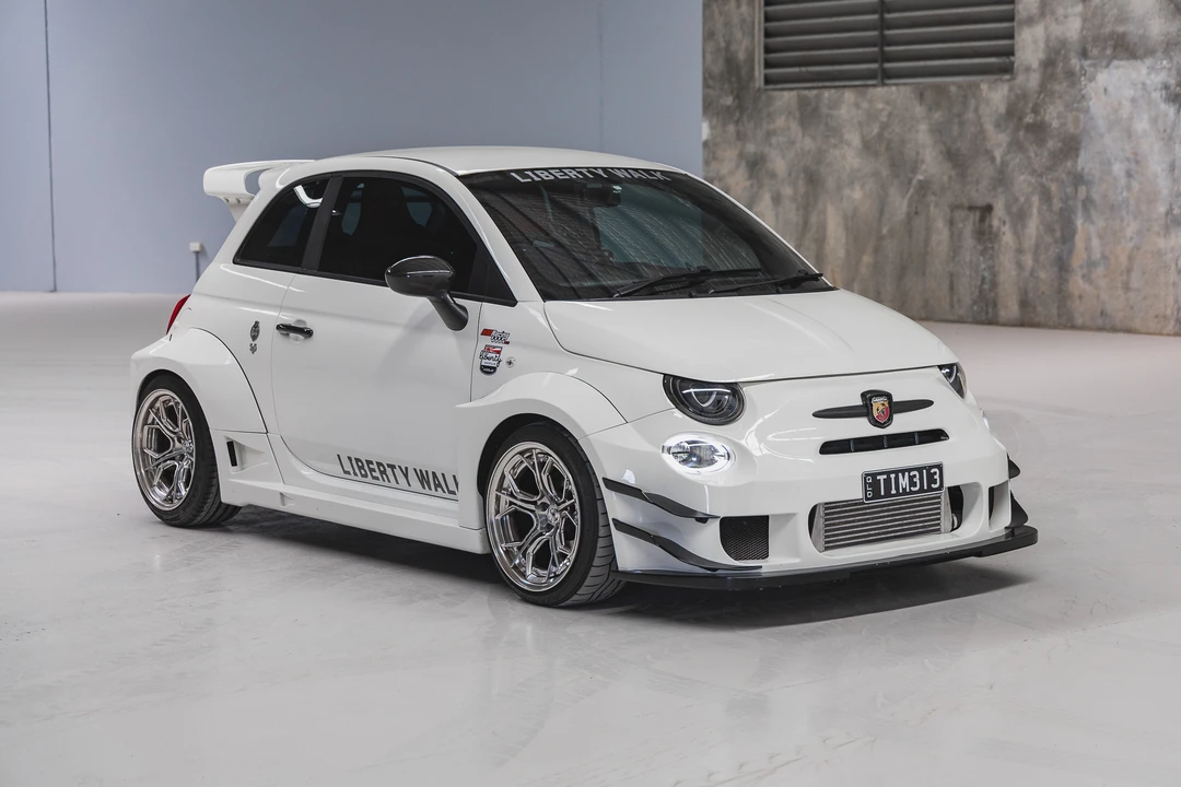 2019 Abarth - Image 9 of 31