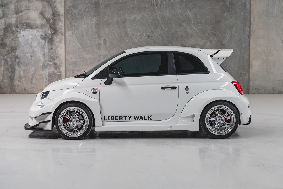 2019 Abarth - Image 4 of 31