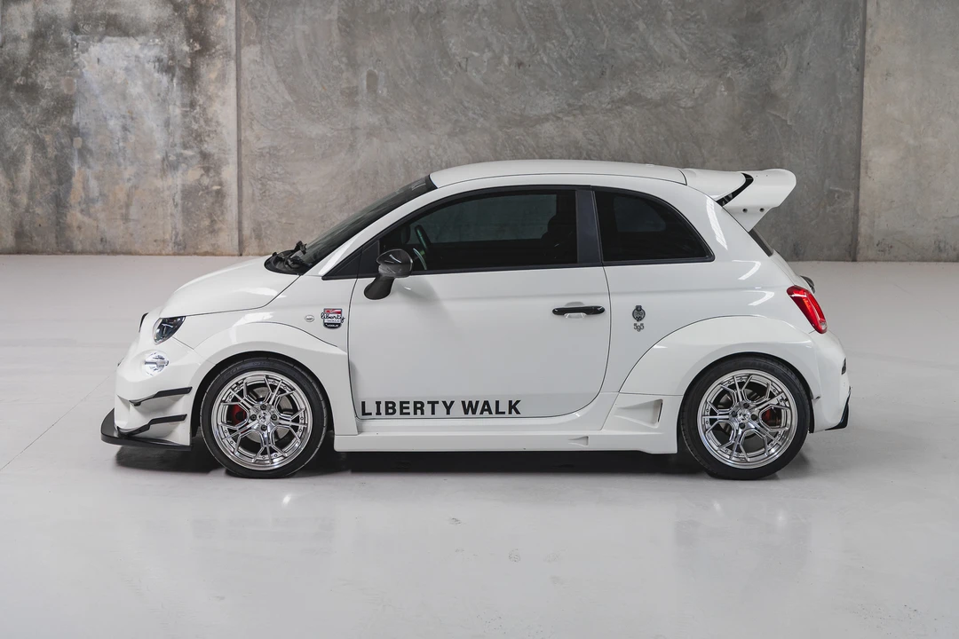 2019 Abarth - Image 20 of 31